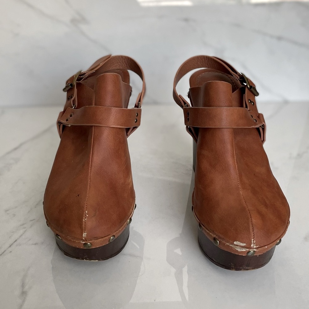 Nature Breeze heeled clogs size 9